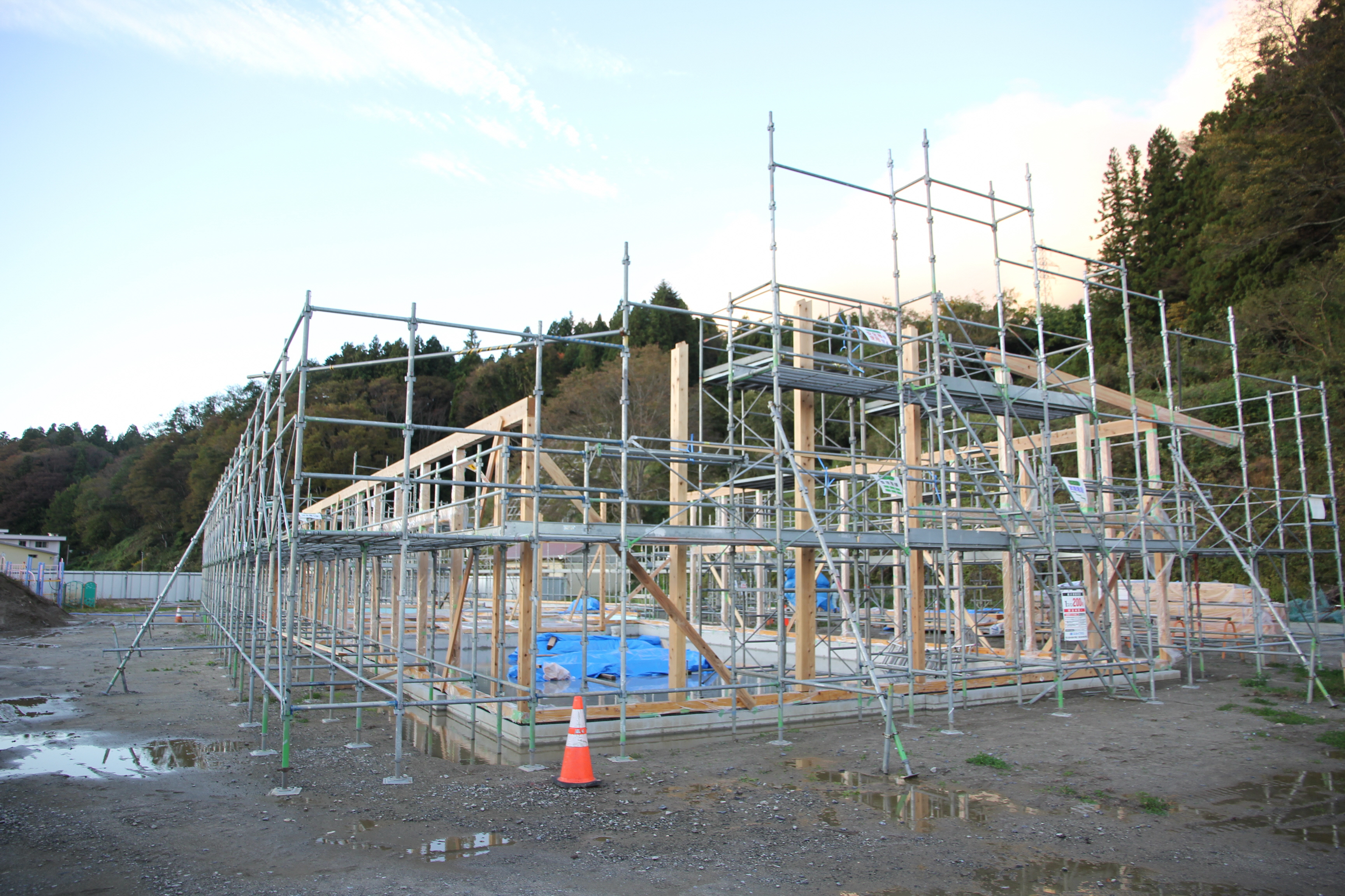建方作業中