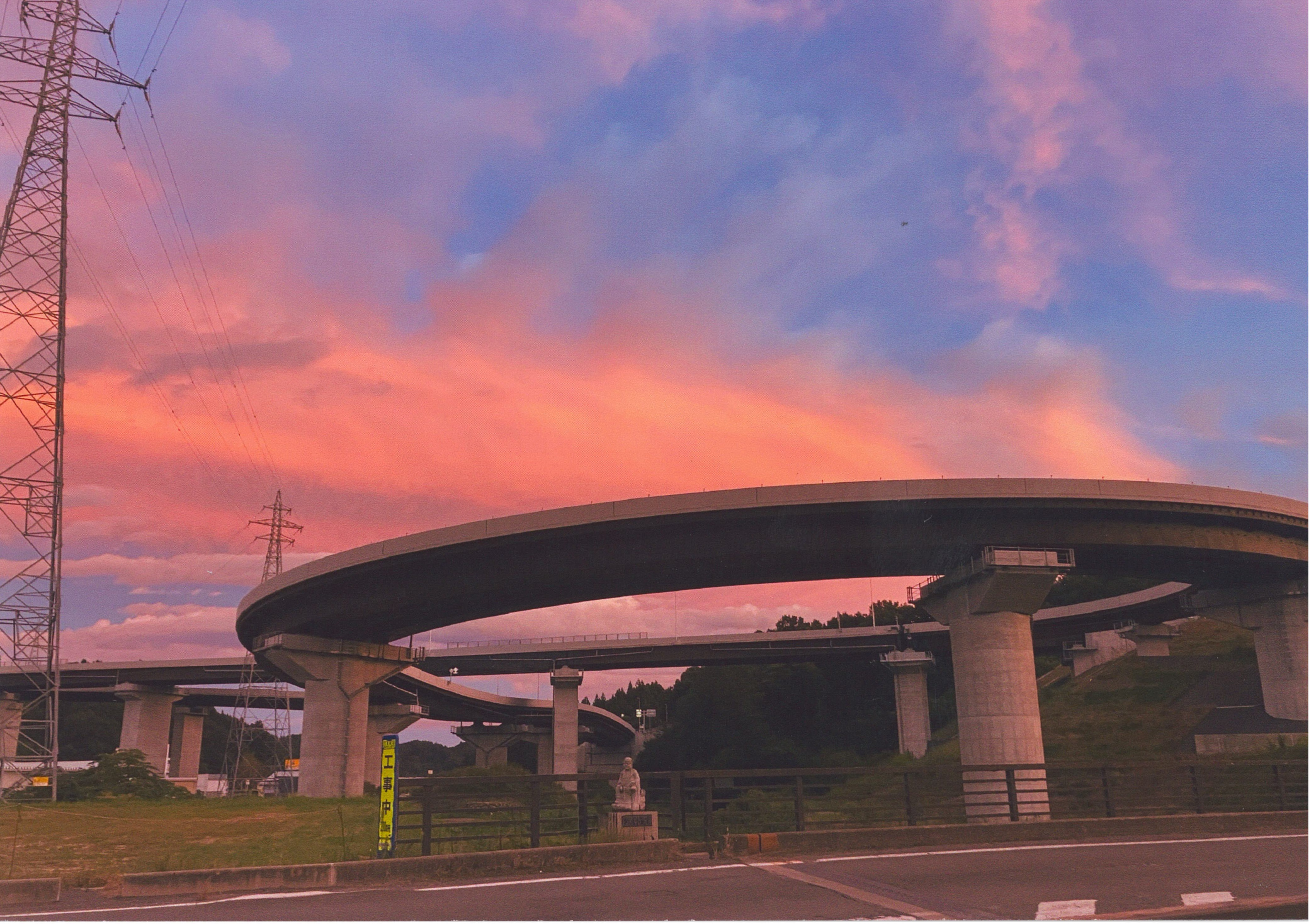 13 R7フォトコン【SNS】優秀賞「近未来」柴原秀樹